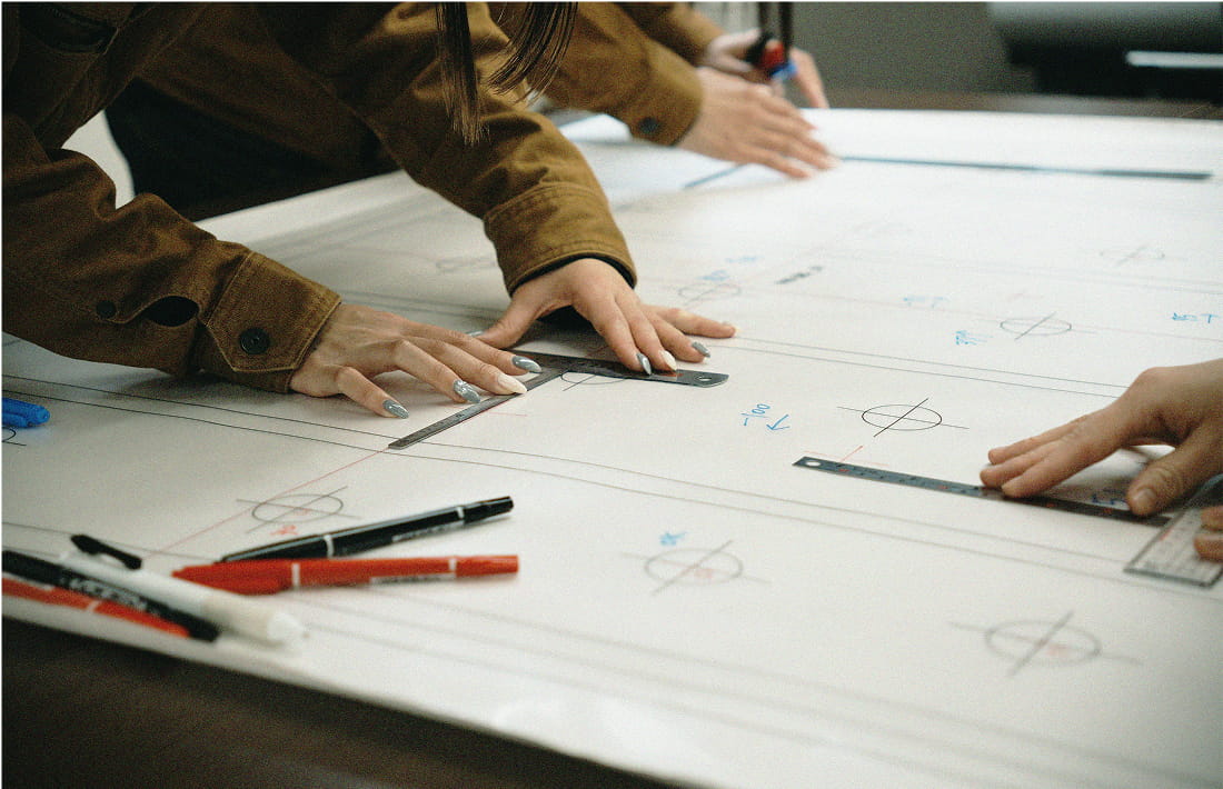 建設現場での作業の様子