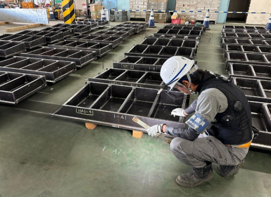 自社工場における製品の自社生産システム