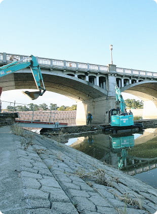 橋の工事現場
